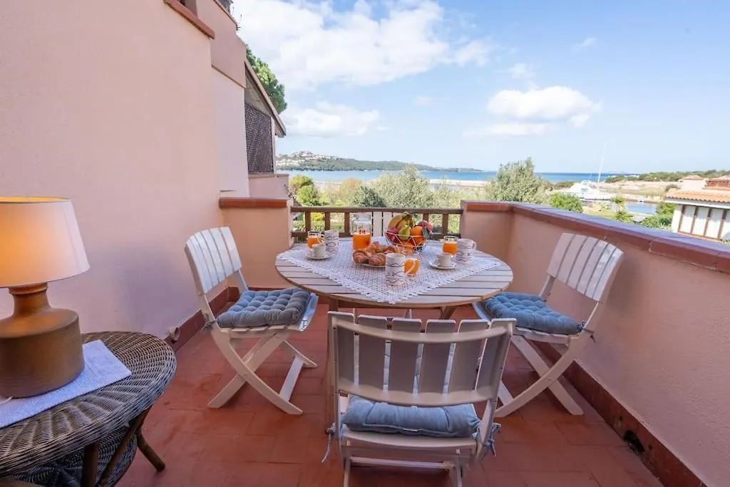 Marinella-Porto Rotondo, Accesso Su Spiaggia