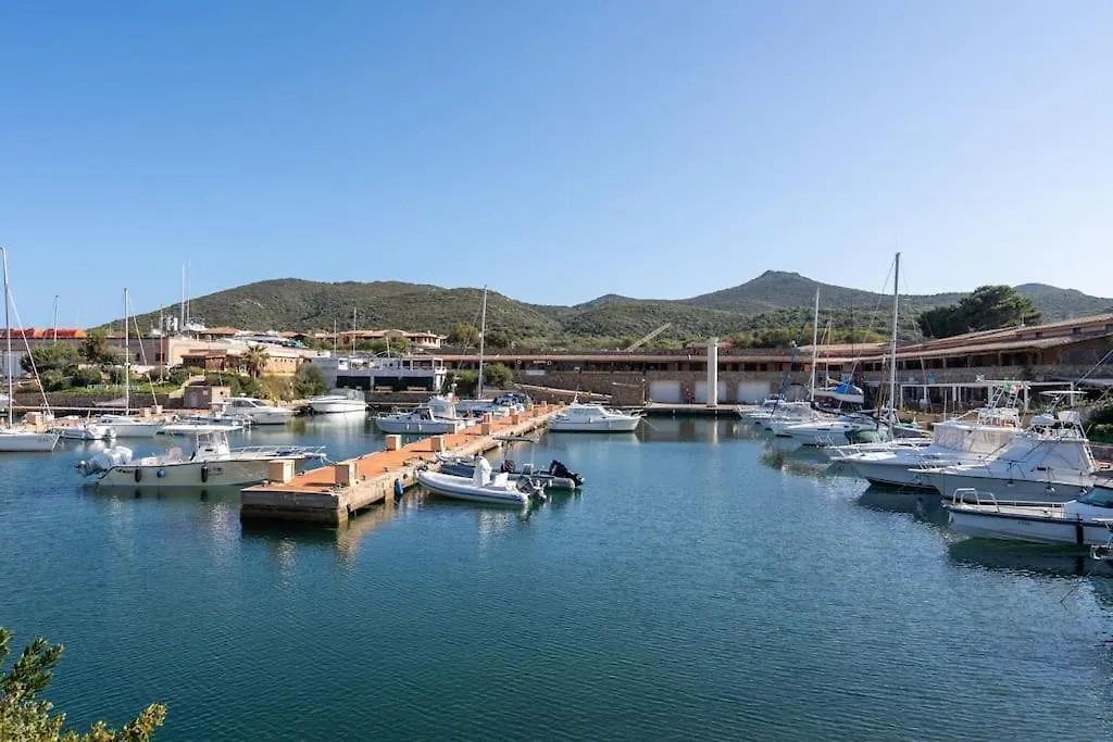 Marinella-Porto Rotondo, Accesso Su Spiaggia
