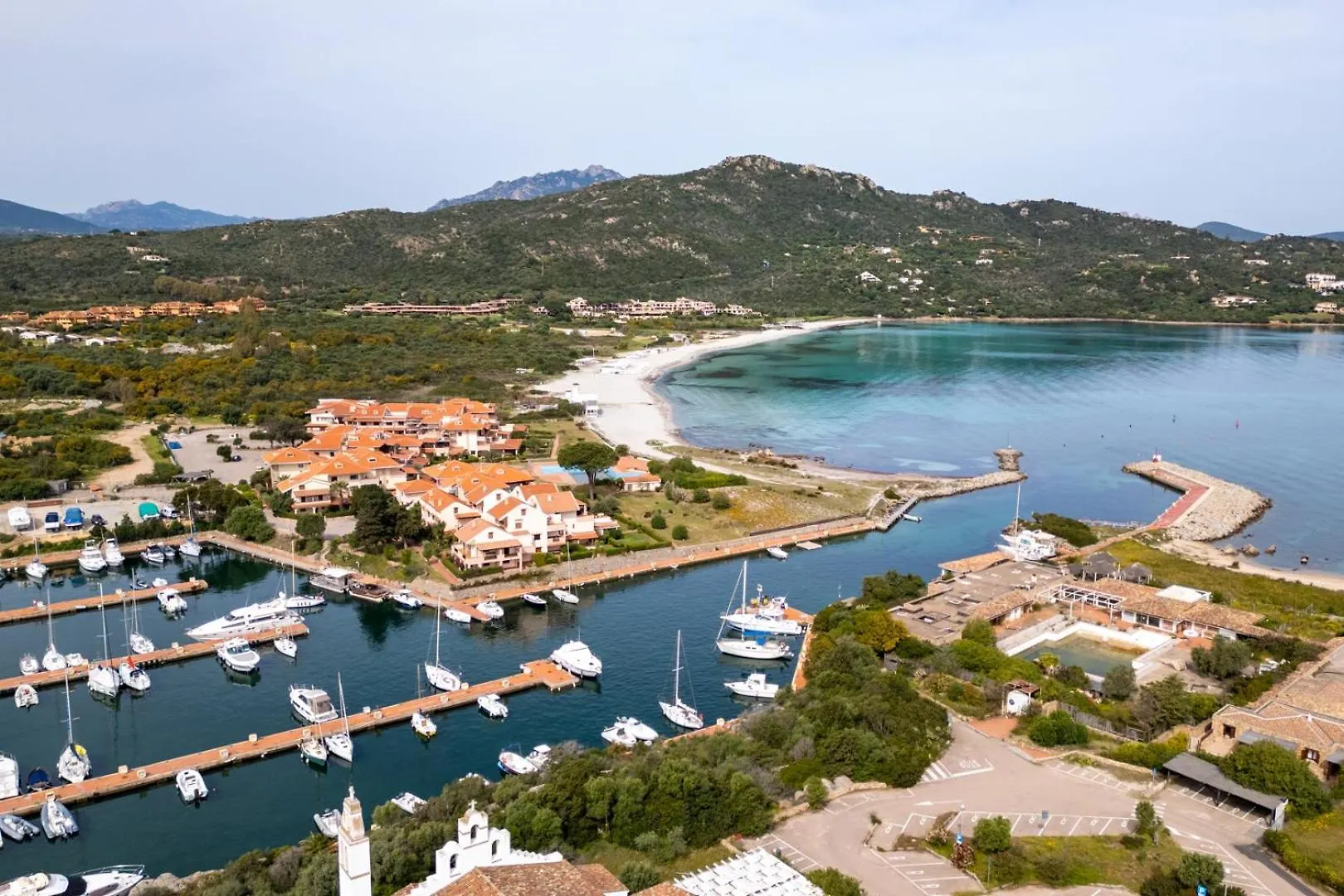 Marinella-Porto Rotondo, Accesso Su Spiaggia